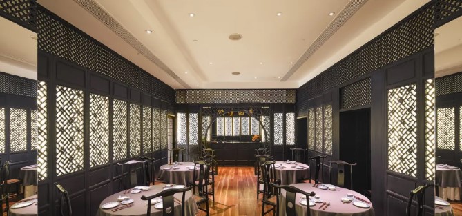 LUBUDS | The Queen in 1881 Heritage