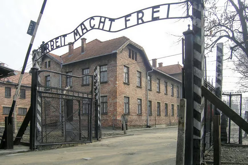 Auschwitz-Birkenau Guided Tour & Hotel Pickup