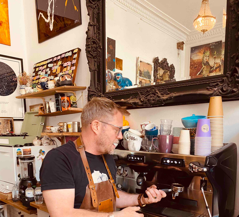 Nomad & Bean Cafe: Espresso-Making Class with Breakfast