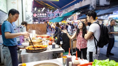 Kowloon Night Street Food Tour with a Local: Private & Customized Day Tours