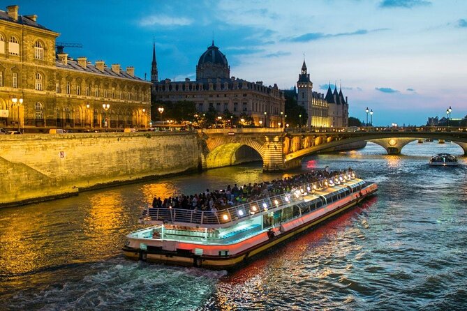 Sightseeing Cruise on the Seine