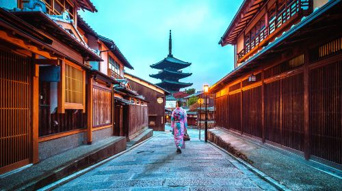 Japan Kyoto Kiyomizu Temple Fushimi Inari Shrine Nara Park Todaiji Temple 13 people small group one-day tour Day Tours