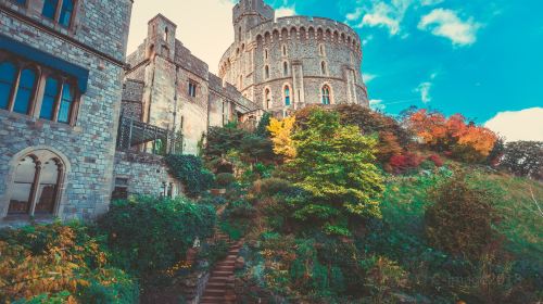 Windsor Castle, Eton College, and Canary Wharf (Private Charter Route)