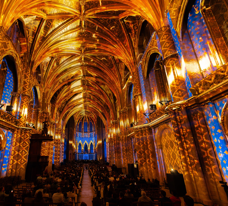 Saint-André Cathedral in Bordeaux: LUMINISCENCE Immersive Musical Show