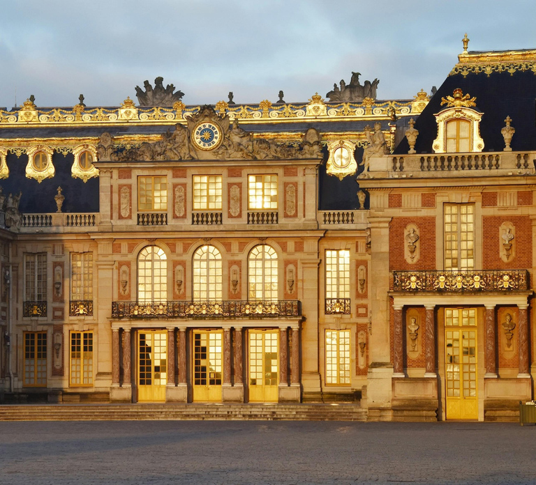 Versailles: Tour of the Palace with Gardens & Trianon Option