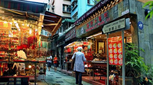 Hong Kong Must See City Highlights with Live Tour Guide (Star ferry, tram, food tasting) Day Tours