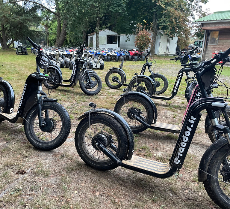 Arcachon Bay: electric scooter rides with a variety of routes.