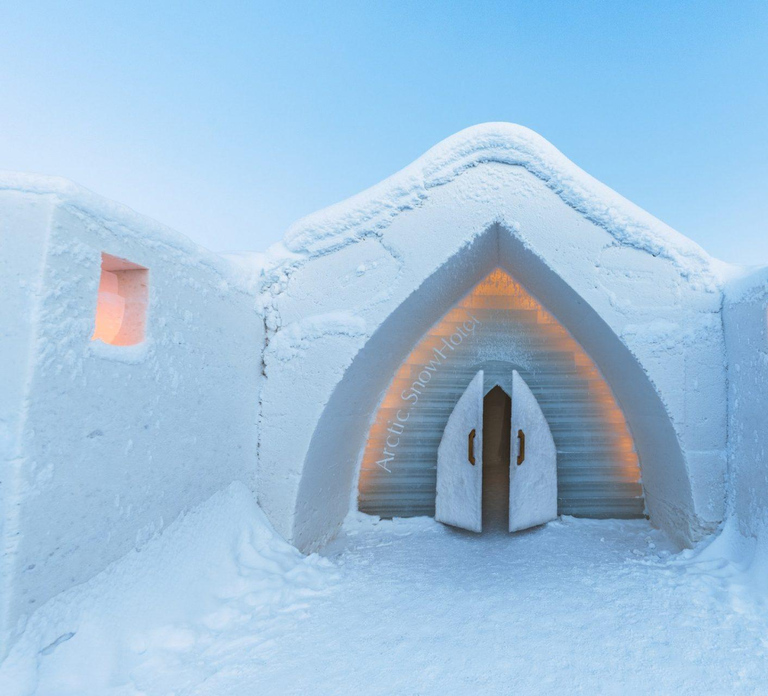 Rovaniemi: Visit Arctic Snow Hotel with Transfer