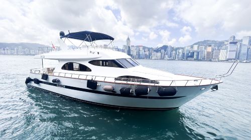 Hong Kong Charter Cruise: A Must-Have for Business Receptions: Experience a Western-Style Yacht Transport Passes