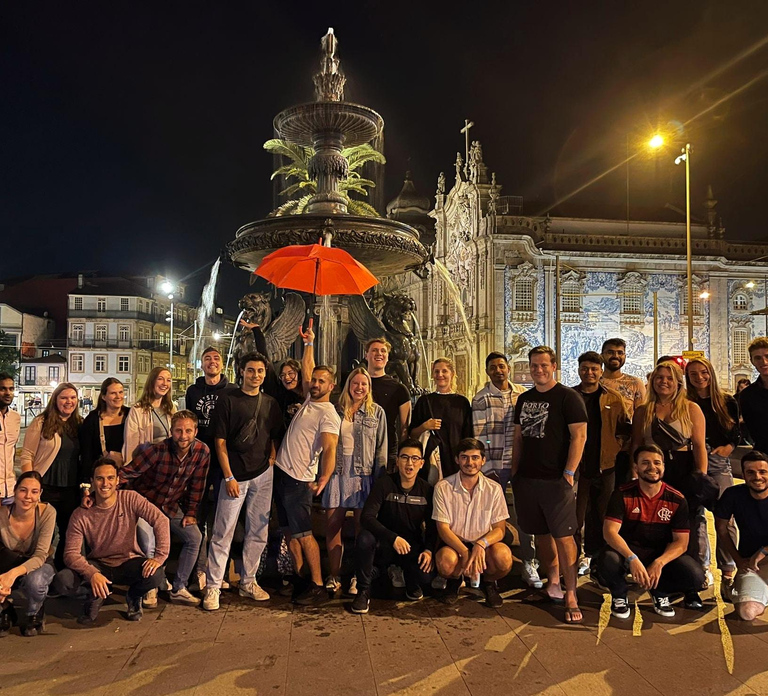 Porto: PubCrawl with 6 Drinks+VIP Club Entry